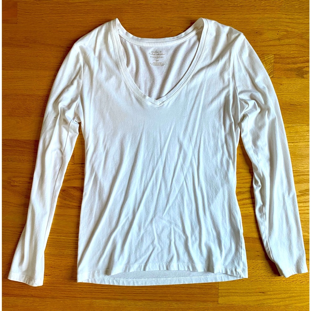 Small White Banana Republic Long Sleeve V Neck